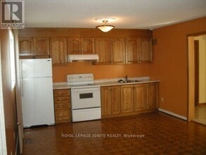 Building Photo - 7463 Sigsbee Dr