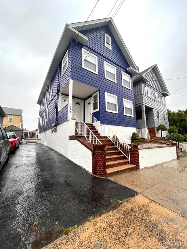 Foto del edificio - 630 Myrtle St