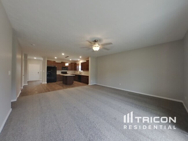 Building Photo - 485 Thunderwood Dr