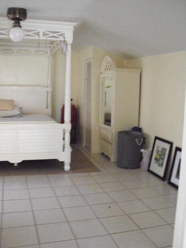 Foto del edificio - 1325 Drew St