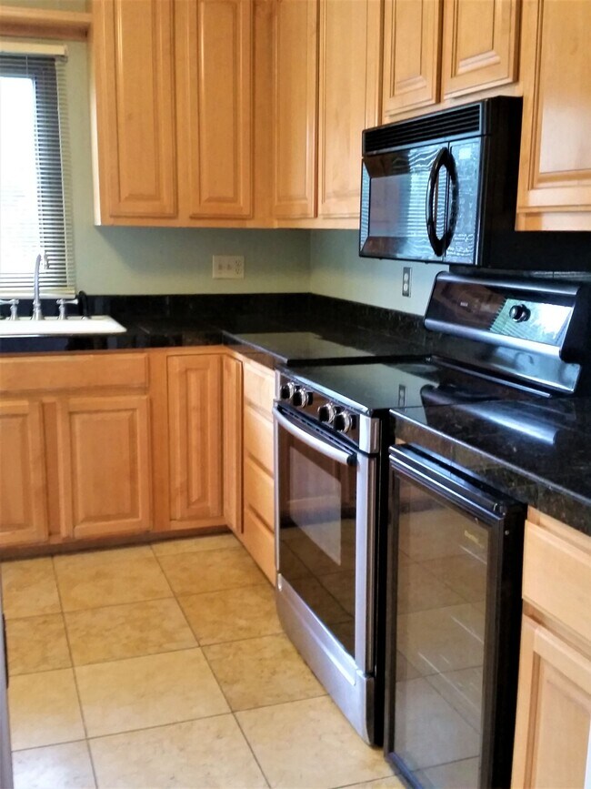 Cocina - 650 Presidio Ave