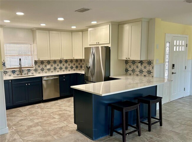 Foto del edificio - 5541 Bayou Grande Blvd NE