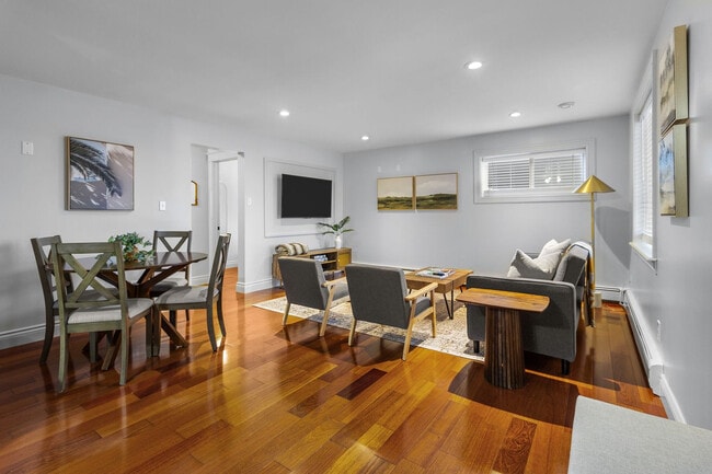 Photo du bâtiment - 173 Forest Rd