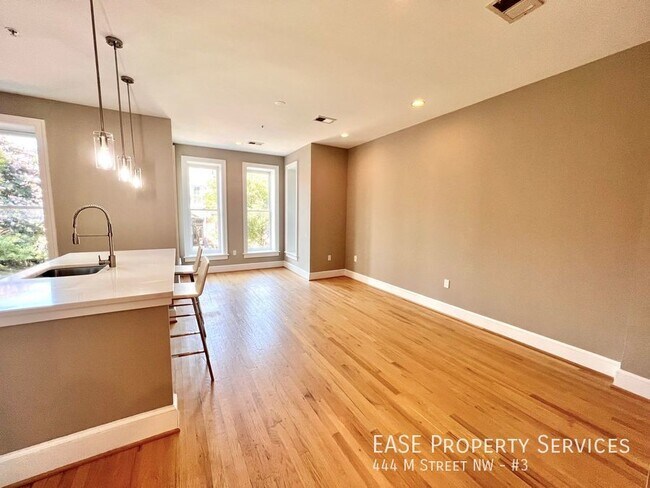 Foto del edificio - 444 M St NW