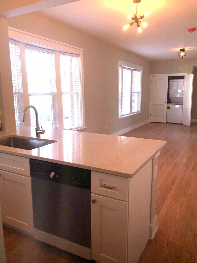 Foto principal - 5034 N Washtenaw Ave