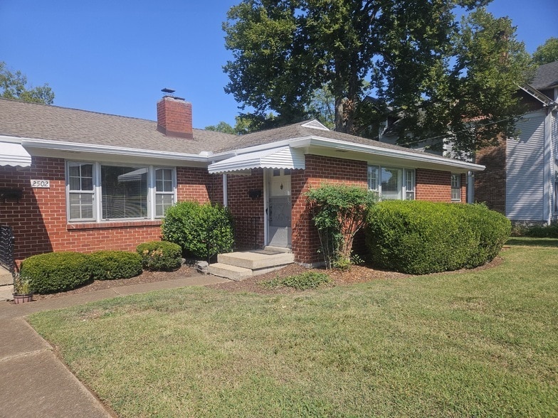 Photo - 2502 Woodlawn Drive Unit