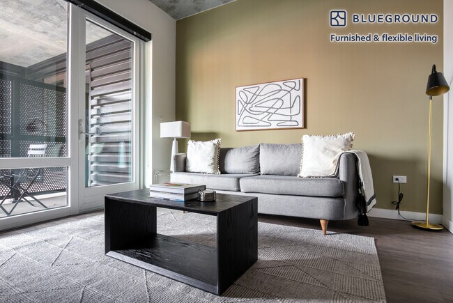 Building Photo - 751 N Hudson Ave