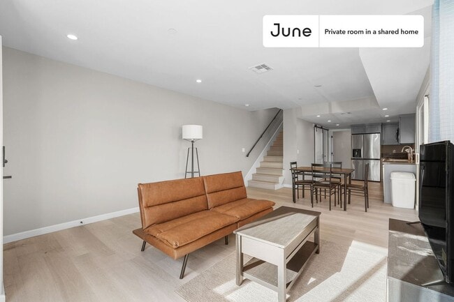 Building Photo - Room in Shared 5 bed/5 bath home in Boyle Heights