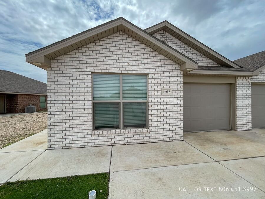 Foto principal - 2103 N Avenue J