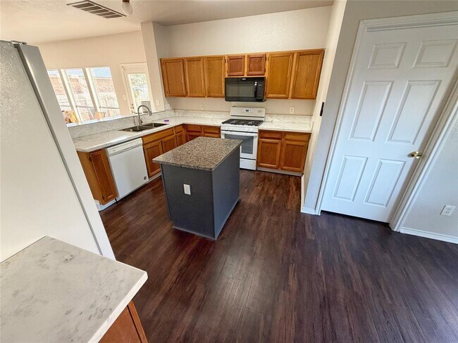 Foto del edificio - 1114 Black Locust Drive West