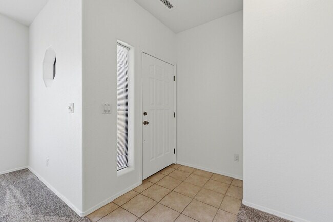 Building Photo - 2847 Ithaca Dr