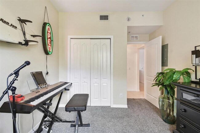 Building Photo - 1003 Fairwaycove Ln
