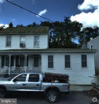 Building Photo - 2 W Pall Mall St