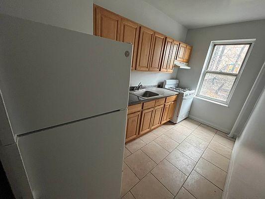 Foto del edificio - 1 bedroom in BRONX NY 10463