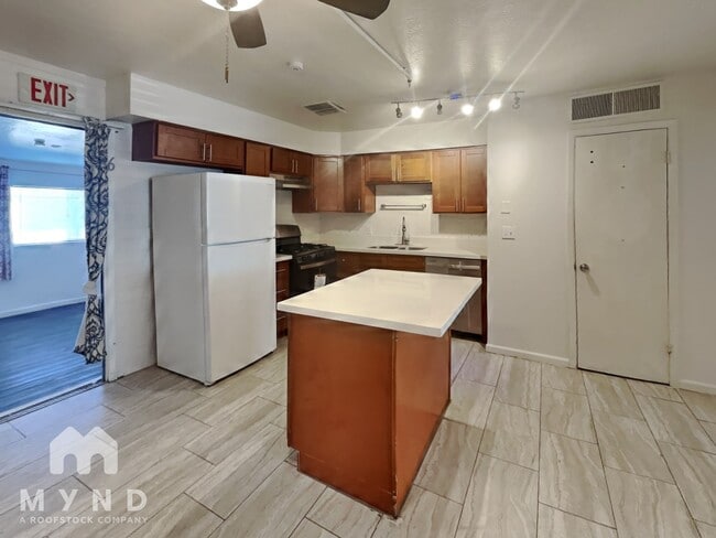 Foto del edificio - 1426 W 7th Ave