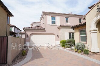 Building Photo - 1914 W Grand Canyon Dr