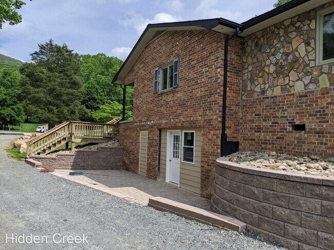 Foto del edificio - 5 br, 3 bath House - 9591 US Highway 421 N...