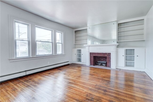 Building Photo - 2247 Clifford Ave