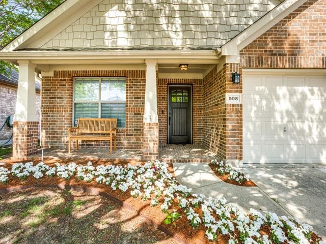 Building Photo - 508 Hackberry Dr