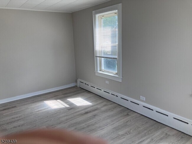 Building Photo - 106 Huff Ave