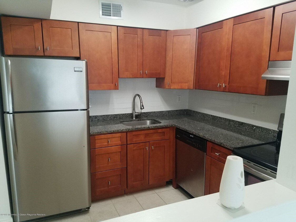 Foto principal - 55 Greenwood Dr