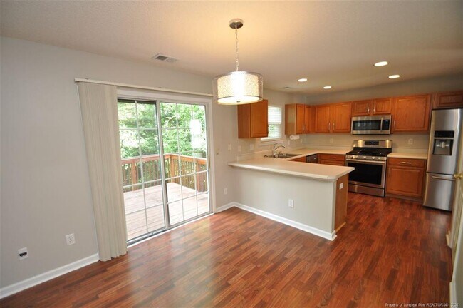 Foto del edificio - 117 Tiverton Woods Dr