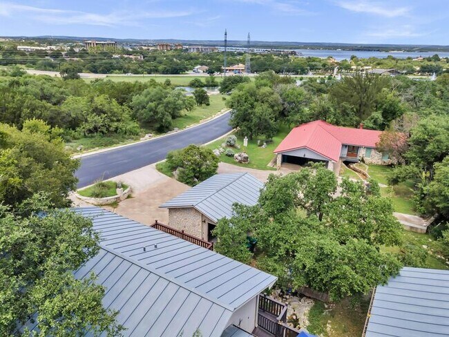 Building Photo - 317 Clayton Nolen Dr