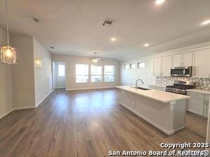 Foto del edificio - 7915 Needle Crk