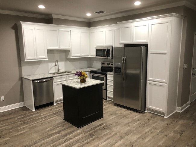 Kitchen. - 16076 Echo Glen Dr