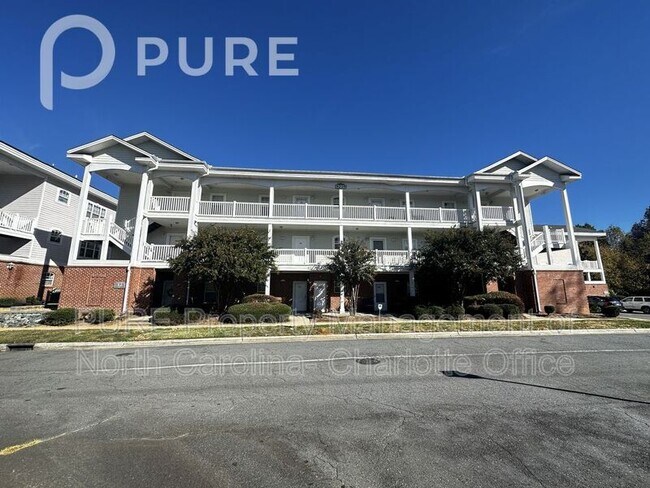 Building Photo - 9273 Meadow Vista Rd