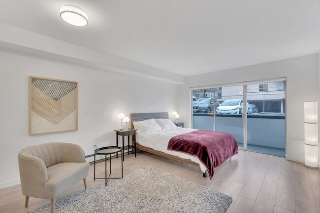 Photo du bâtiment - 2225 W 8th Ave