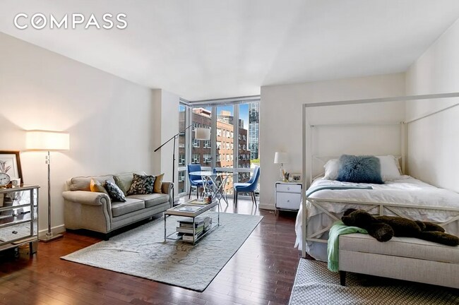 Foto del edificio - 225 E 34th St