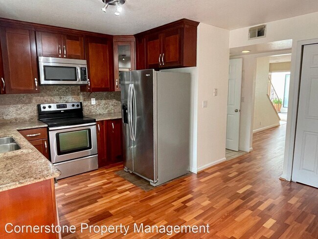 Building Photo - 2 br, 1.5 bath House - 221 Easy St #3