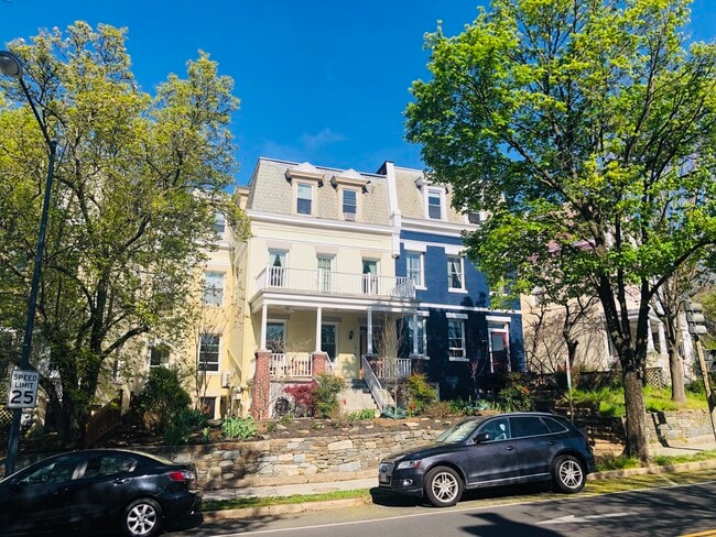 Building Photo - 1933 Park Rd NW