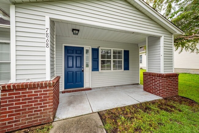 Foto del edificio - 4 Bedroom, 2 Bathroom Home in Park Hill Pl...
