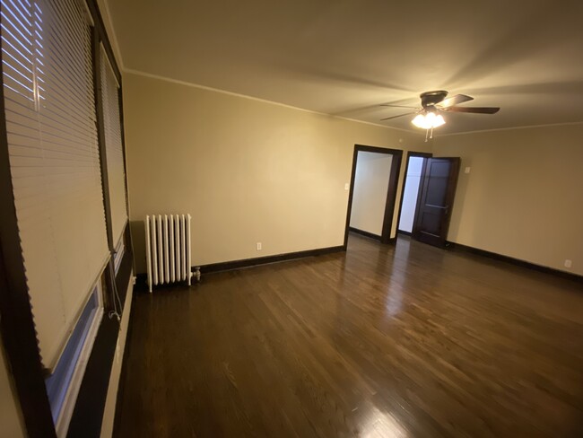 Dining Room - 8811 S Racine Ave