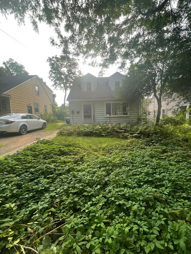 Building Photo - 1106 Brooks St