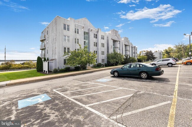 Foto del edificio - 5213 Le Parc Dr