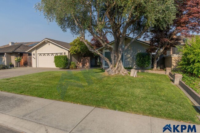 Building Photo - Waterfront North Lake Home for Rent