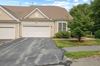Building Photo - 68 Buttercup Ln