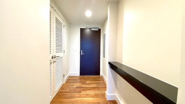 Photo - Available NOW - 1 BED/1 BATH w/1 PRKG in h... Apartment