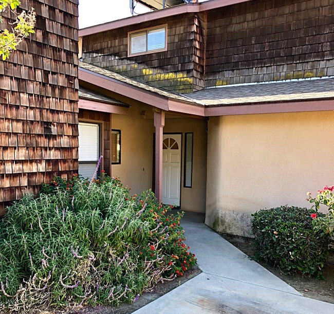 Building Photo - 4426 W Douglas Ave