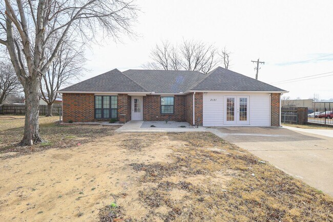 Foto del edificio - 4 Bed | 2 Bath in East Tulsa!