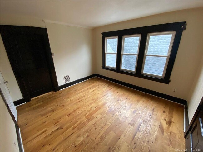 Foto del edificio - 437 Dixwell Ave