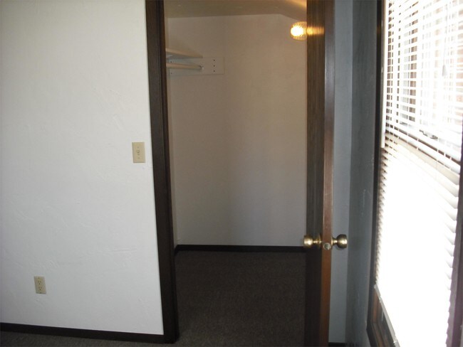 Building Photo - 2116 Harold St