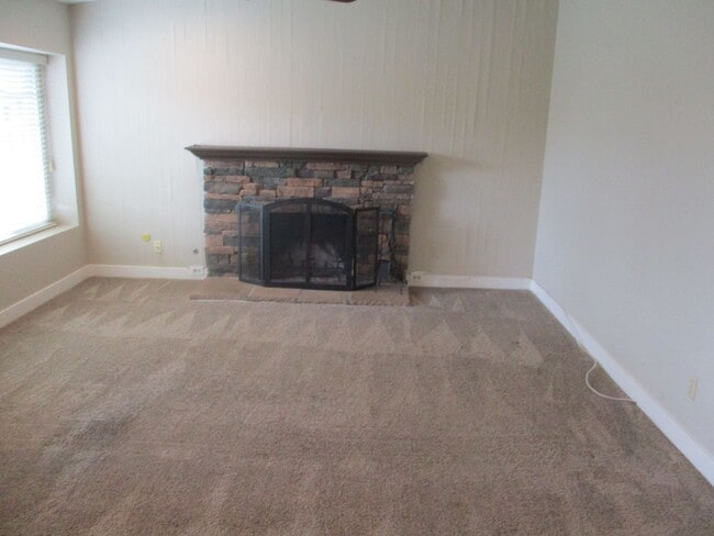 Building Photo - Desirable Santee 4 Bedroom Home!