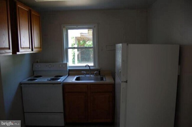 Foto del edificio - 2 Spruce Ln