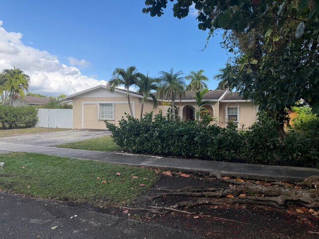 Foto del edificio - 8111 SW 129th Ave