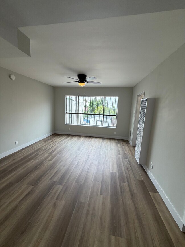 Foto del edificio - 3820 W 27th St