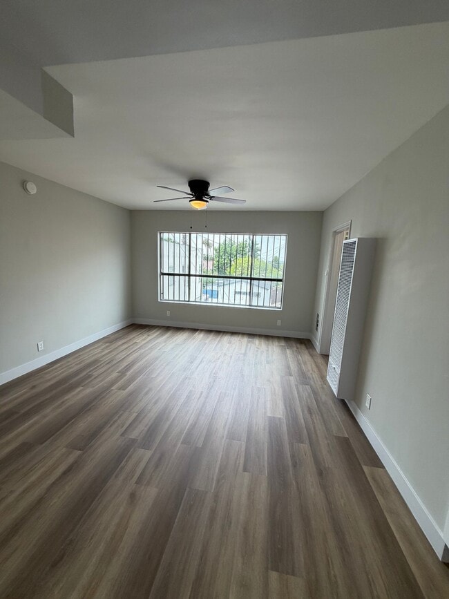 Photo - 3820 W 27th St Apartment